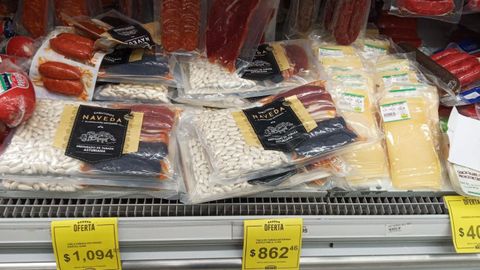  La cadena de supermercados de Rep�blica Dominicana Centro Cuesta Nacional ofrece degustaciones de productos de 10 empresas asturianas