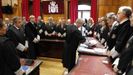 El presidente del Tribunal Supremo (TS) y del Consejo General del Poder Judicial (CGPJ), Carlos Lesmes (2d) preside este viernes en Oviedo la toma de posesi�n del nuevo presidente del Tribunal Superior de Justicia de Asturias (TSJA), Jes�s Mar�a Chamorro Gonz�lez (c)
