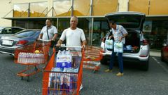 Vecinos y visitantes se dirigieron de forma masiva a comprar agua embotellada el primer d�a que se activ� la recomendaci�n municipal