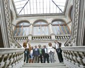 <span lang= es-es >Velando armas.</span> Apenas doce horas antes de arrancar la campa�a, La Voz reuni� a los aspirantes a la alcald�a. Solo falt�, por motivos de agenda, la candidata de Ciudadanos, Mar�a Rey. De izquierda a derecha, Jacobo Moreira (PP), Pilar Dopazo (CxG), Carlos Maestro (UPyD), Luis Rei (Marea), Agust�n Fern�ndez (PSOE), Mar�a Biempica (Todos por Pontevedra) y Miguel Anxo Fern�ndez Lores (BNG). 