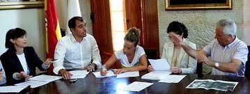 Uno de los momentos tensos del pleno extraordinario de ayer.