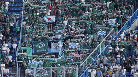 Aficionados del Racing en Riazor en el �ltimo partido disputado frente al D�por en Segunda.
