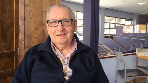 Manuel Cortizo Bern�rdez. 80 a�os. Naci� y vive en A Estrada. Trabaj� de carpintero