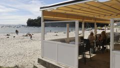 Un chiringuito en la playa de Cabanas