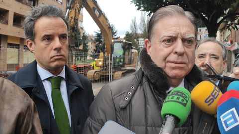 El alcalde de Oviedo, Alfredo Canteli (PP), junto al concejal de Infraestructuras y coordinador de Ciudadanos en Asturias, Ignacio Cuesta