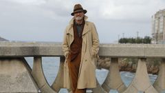 El escritor y acad�mico Arturo P�rez-Reverte, este viernes en el paseo mar�timo de A Coru�a. 