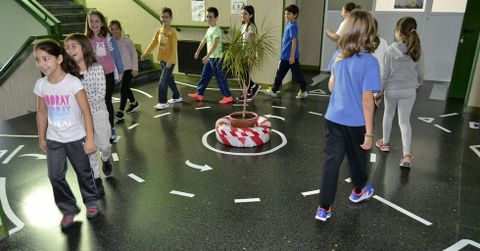 El programa de educaci�n vial se inici� con la se�alizaci�n de todo el colegio