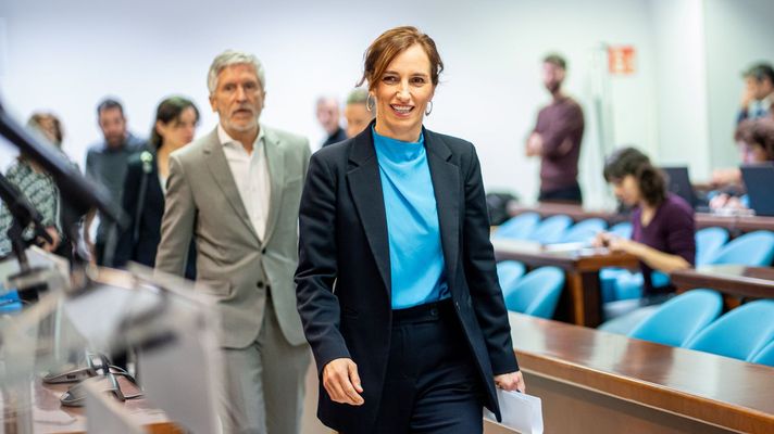 M�nica Garc�a y Grande-Marlaska comparecen en una rueda de prensa el s�bado para informar sobre el barco MV Hondius.