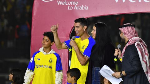 Cristiano Ronaldo y Georgina Rodrguez.Cristiano Ronaldo y Georgina Rodrguez en la presentacin del portugus con el Al Nassr.