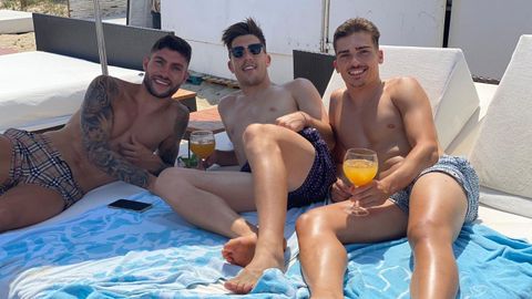 Unai Nez, Gaizka Larrazabal e igo Crdoba, durante unas vacaciones recientes juntos