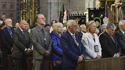Asistentes a la ofrenda