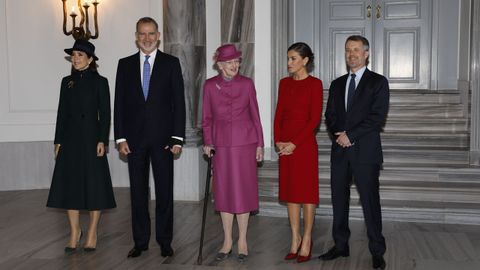 El rey, recibido con todos los honores en Dinamarca