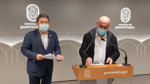 El alcalde de Pontevedra, Miguel Anxo Fernndez Lores, con su teniente de alcalde, Tino Fernndez 