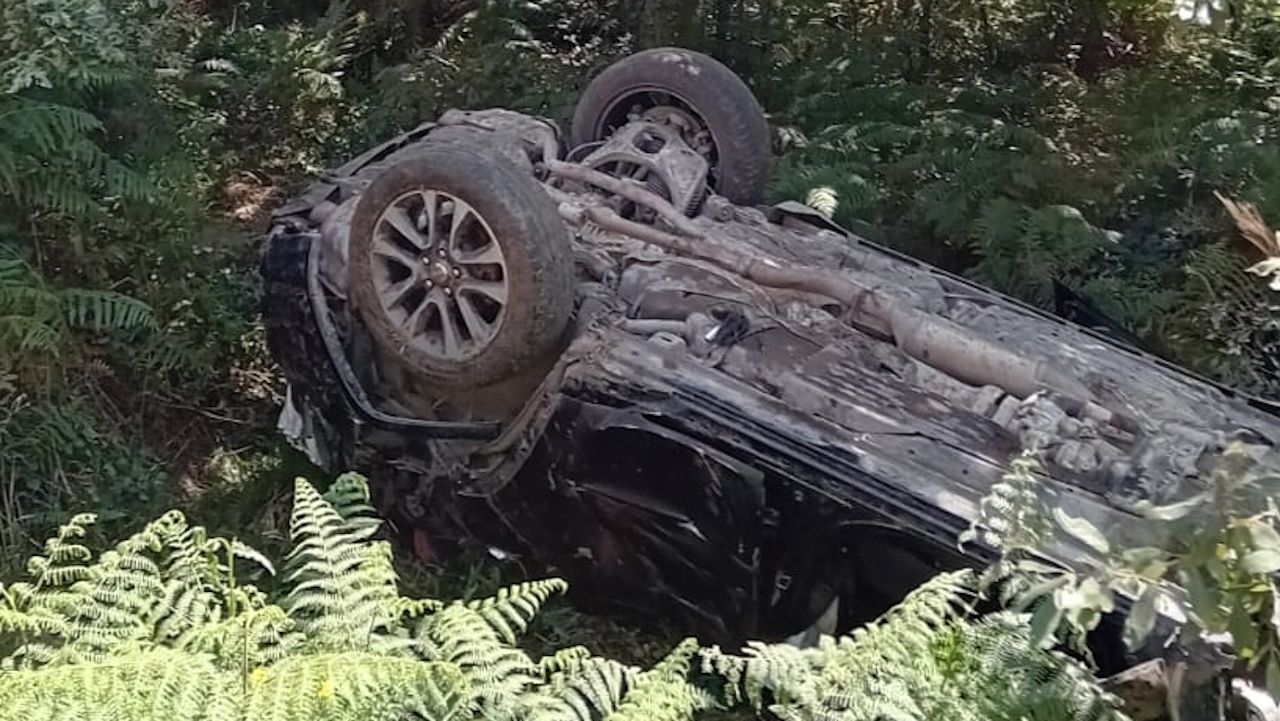 Dos personas mueren en un accidente en Mesía, que descubrió la esposa del conductor