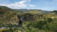 El t�nel de Montefurado, uno de los vestigios m�s c�lebres de la miner�a romana local