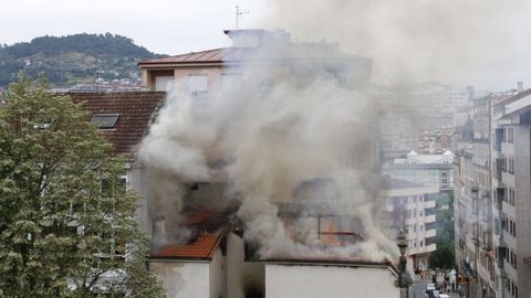 Incendio en un edificio de la avenida de As Caldas, en Ourense 