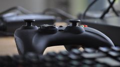 Los expertos aconsejan compartir los juegos con los hijos para supervisar los contenidos y evitar los que proyecten ideales violentos o sexistas