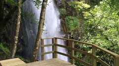 Im�genes de la cascada de Augaca�da y de su ruta renovada