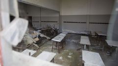 Las im�genes del abandono: as� est� el viejo colegio Leus de Carballo