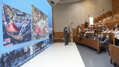 El arquitecto Joaqu�n L�pez Fando durante la presentaci�n del proyecto de ampliaci�n del Hospital Cl�nico de Santiago