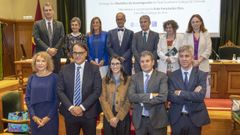 En primeira fila, os cient&iacute;ficos galardoados cas Medallas de Investigaci&oacute;n. De esquerda a dereita, Mabel Loza, Sebasti&aacute;n Villasante, Rosa Crujeiras, Lejandro Alejano e Fran Rivadulla