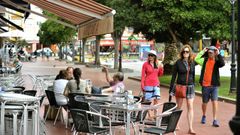 Terrazas en la plaza Roxa, uno de los ejes de las fiestas de Cedeira