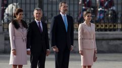 Los reyes reciben a Macri en el Palacio Real con los m�ximos honores