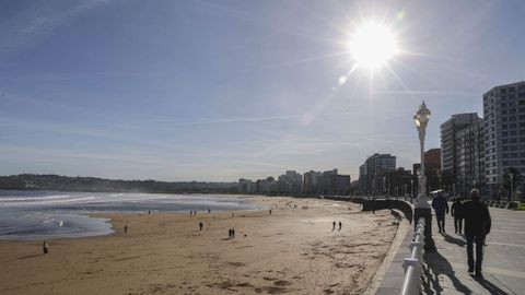 Vista de la playa de San Lorenzo de Gijn