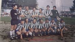 Taboada, tercero por la derecha de pie, durante su etapa en el Cedeira S. D.