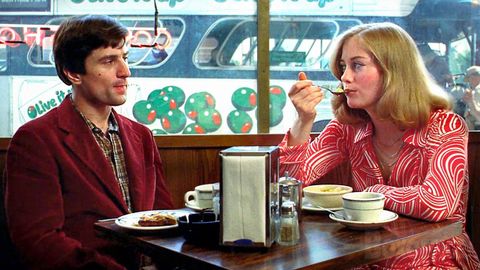 Cybill Shepherd consigui� el�papel de Betsy la convirti� en un icono, pero tuvo que esperar hasta mediados de los ochenta, para ser una estrella, gracias a las series �Luz de luna�, primero, y �Cybill�, despu�s.
