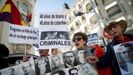 Colectivos de memoria hist�rica se concentraron ayer frente al Congreso