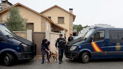 La polic�a efect�a uno de los registros de la operaci�n Doner