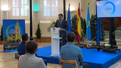 Alfredo Canteli, alcalde de Oviedo, presenta la campa�a �Seguramente Oviedo�