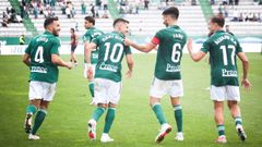 Celebraci&oacute;n en A Malata tras su pleno de puntos.