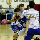 Una jugada del partido disputado ayer en la pista del Valladolid