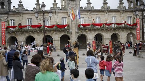 As fueron los desfiles del primer da de Arde Lucus