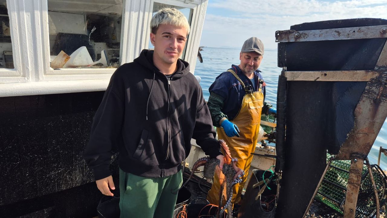 Hugo, el grumete de 18 años de Sada contra la tormenta perfecta de la pesca