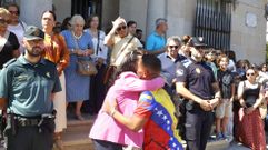 Minuto de silencio por la familia de Venezuela residente en Mar�n y que est� desaparecida en el terremoto de La Guaira en Venezuela