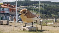 Renovada la escultura de la p�llara de Razo.
