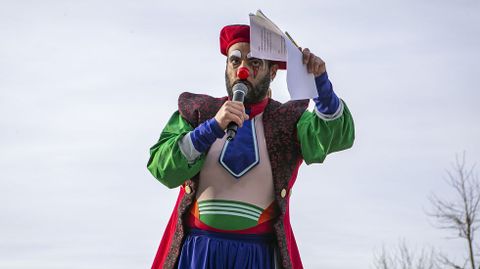 Gran concurso de disfraces y comparsas en Porto do Son