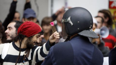 Manifestaci&oacute;n de j&oacute;venes afines al movimiento 15-M.