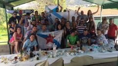 Os pe�istas, na comida posterior aos partidos disputados.