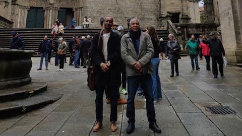 Los profesores Louren�o Gomes y Elter Carlos, de la Universidad de Cabo Verde