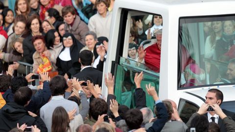 Una multitud recibi al papa Benedicto XVI en su visita a Santiago.