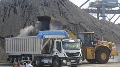 El carb�n es el principal tr�fico del puerto local