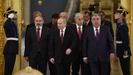 De izquierda a derecha, el primer ministro armenio, Nikol Pashinyan, y los presidentes de Bielorrusia, Alexander Lukashenko, de Rusia, Vladimir Putin; el de Kirguist�n, Sadyr Japarov, el de Kazajist�n, Kassym-Jomart Tokayev, y el de Tayikist�n, Emomali Rakhmon, antes de una reuni�n de los l�deres de la Organizaci�n del Tratado de Seguridad Colectiva (OTSC) en el Kremlin.