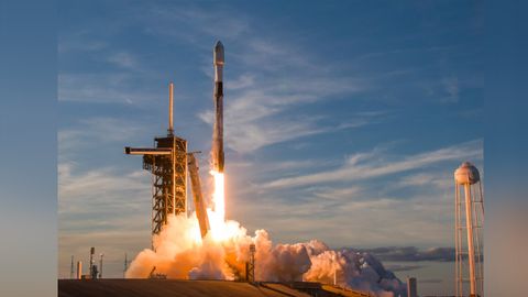 Lanzado con �xito el primer sat�lite militar espa�ol