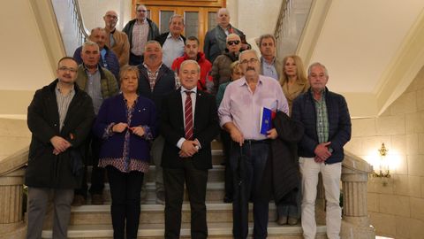 El presidente de la Diputacin de Lugo, Jos Tom, con la directiva de la Federacin Vecinal de Lugo
