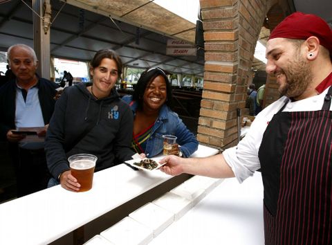 La carpa del marisco abri� sus puertas el jueves, ayer se inaugur� la carpa de los pinchos. 