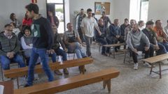 Los vecinos de Busto debatieron este domigno en asamblea sobre las carencias de la parroquia, aunque finalmente decidieron dar un voto de confianza a la alcaldesa tras plantearse solicitar la segregaci�n de Santiago.